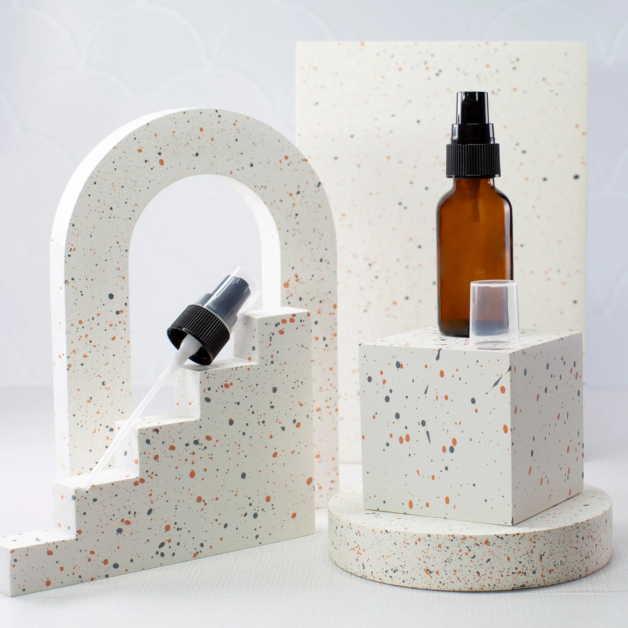 1 oz / 30 ml Amber Glass Bottle with 20-400 Neck - Image 3