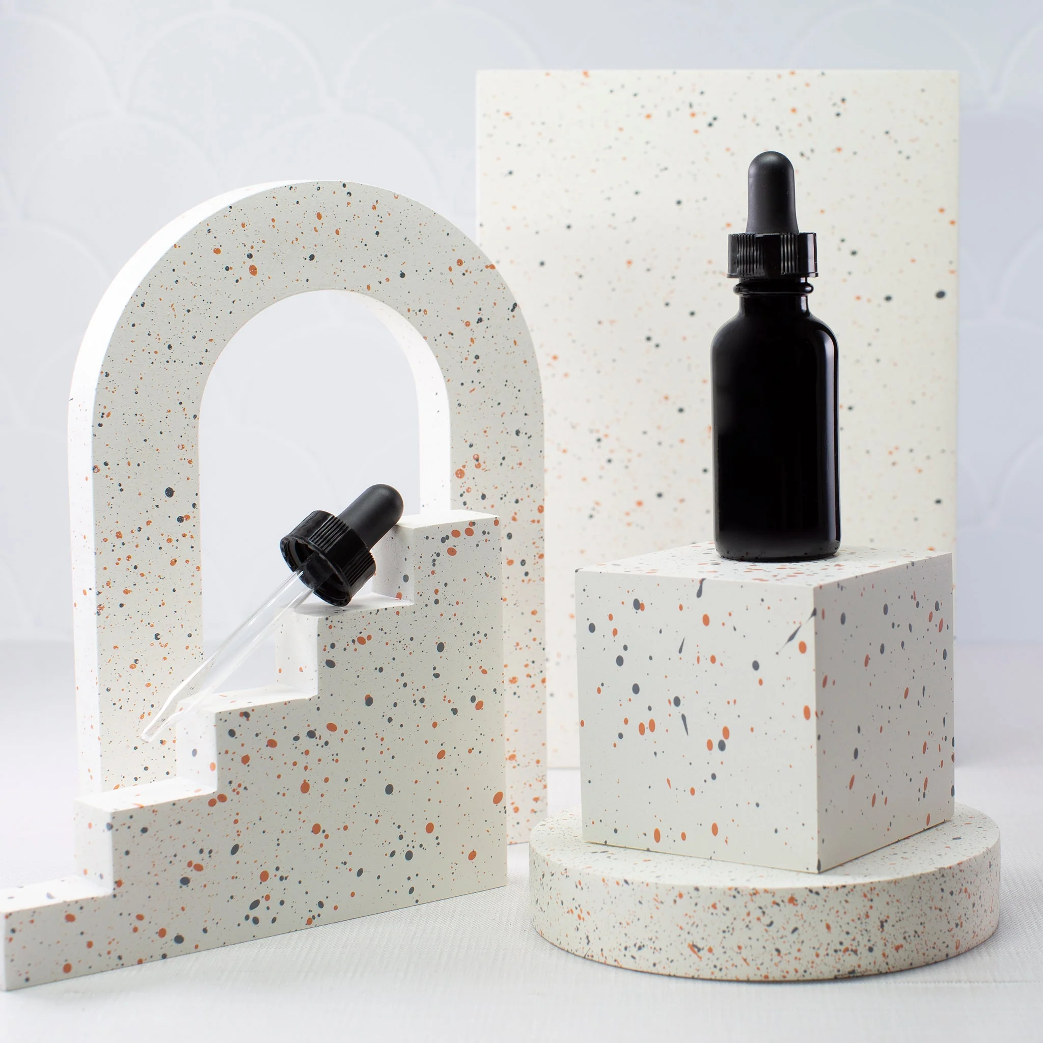 1 oz Black Glass Bottle with 20-400 Neck - Image 2