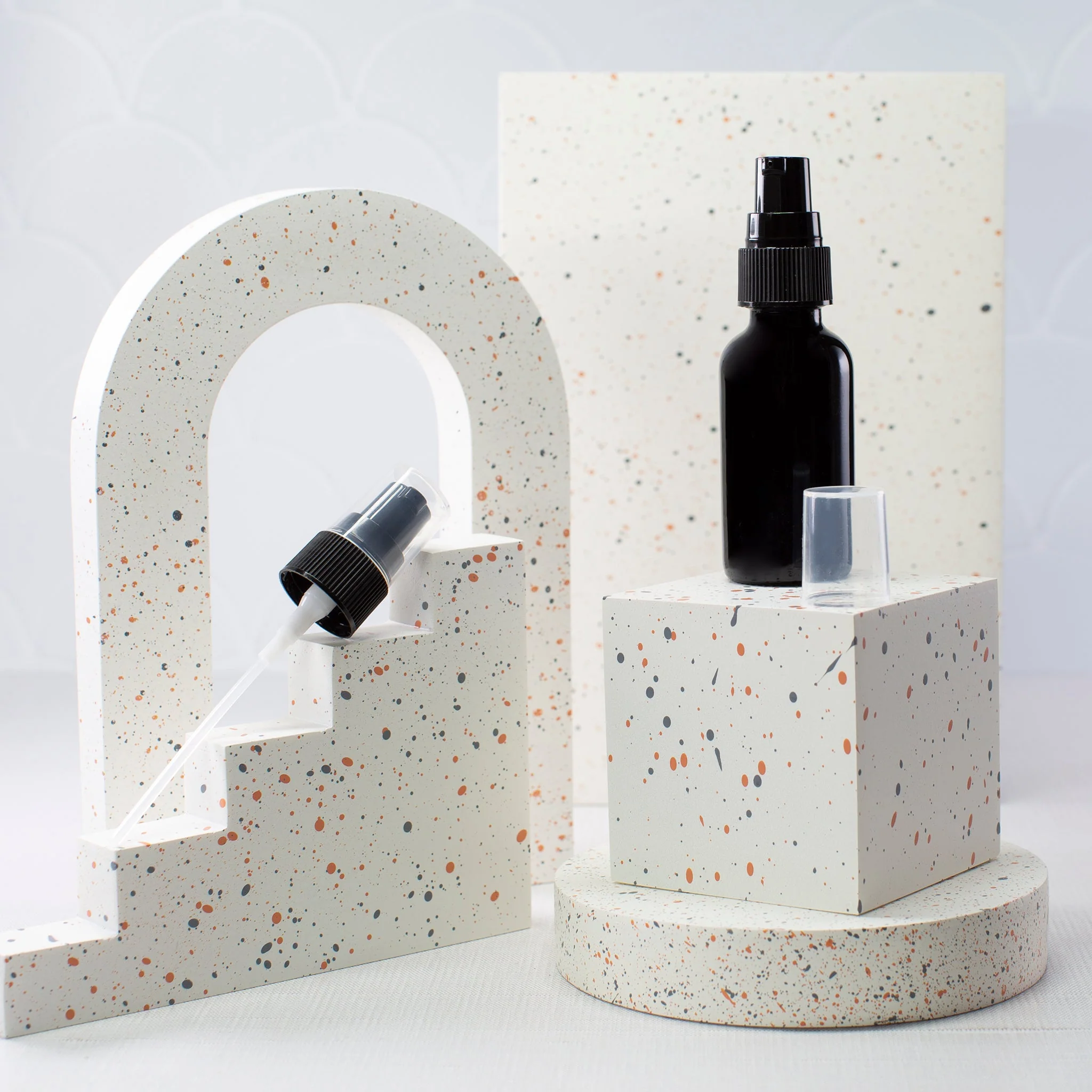1 oz Black Glass Bottle with 20-400 Neck - Image 3