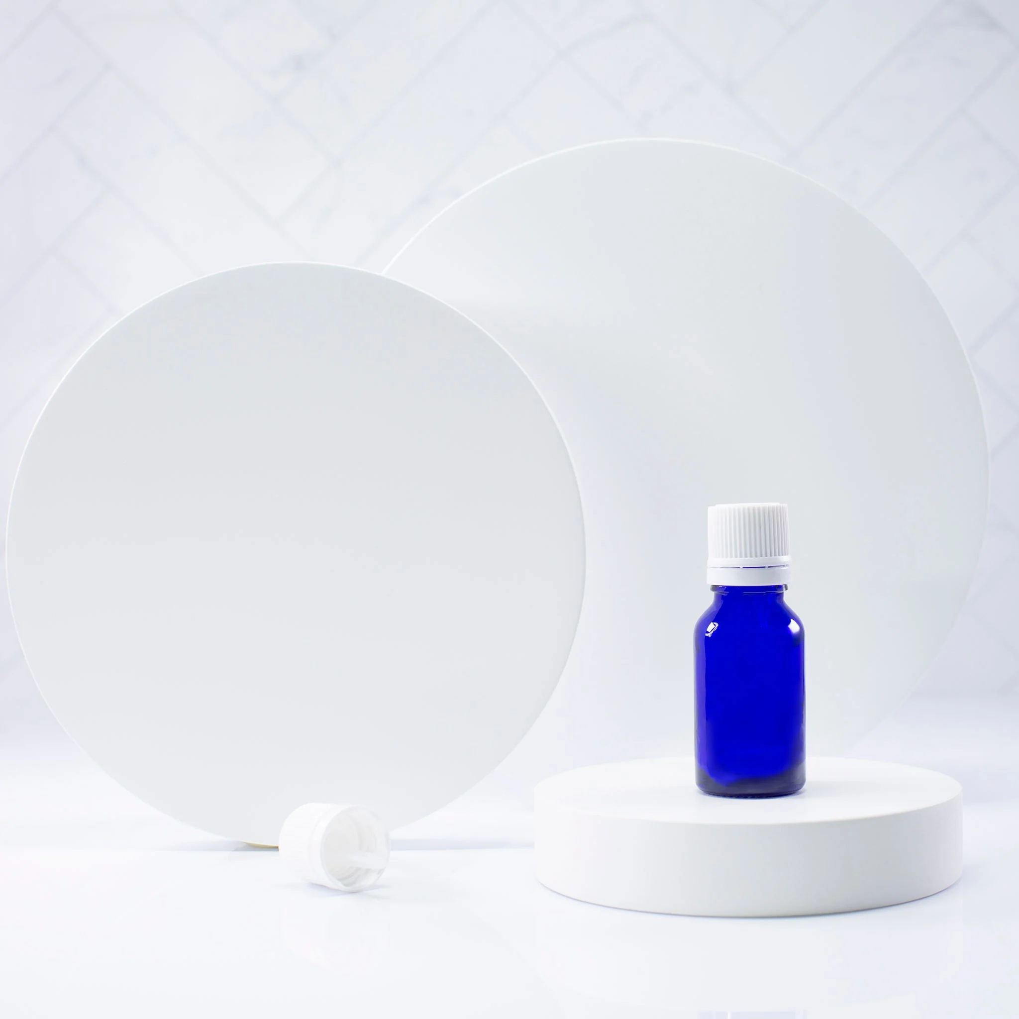 15 ml Blue Glass Essential Oil Bottle with 18-400 Neck - Image 4