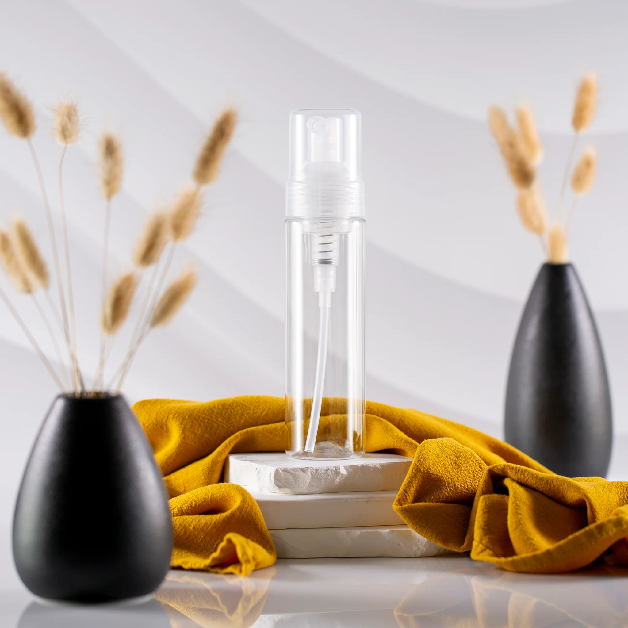 210 ml Clear Cylinder Foamer Bottle with 43mm Pump - Image 3