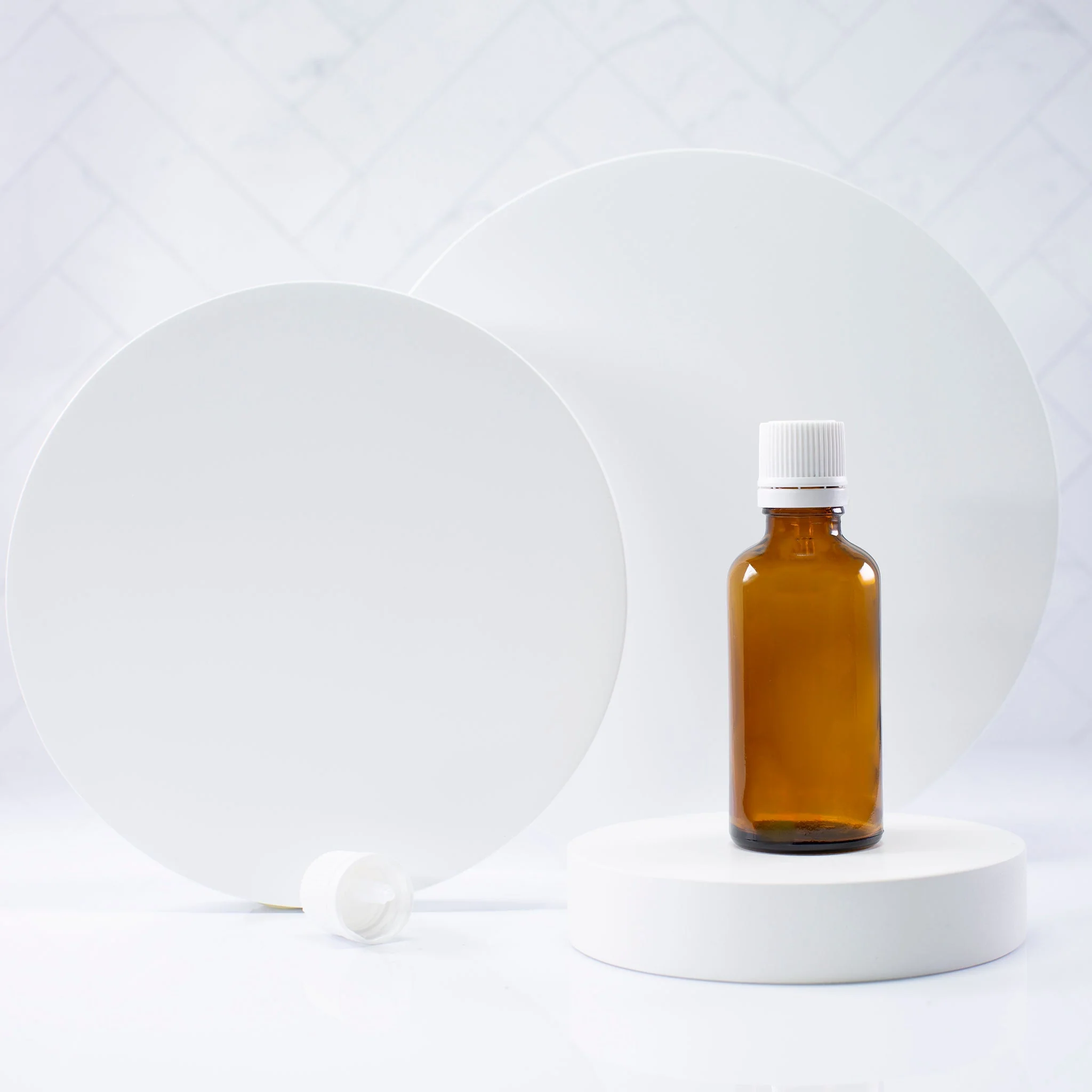 50 ml Amber Glass Essential Oil Bottle with 18-400 Neck - Image 4