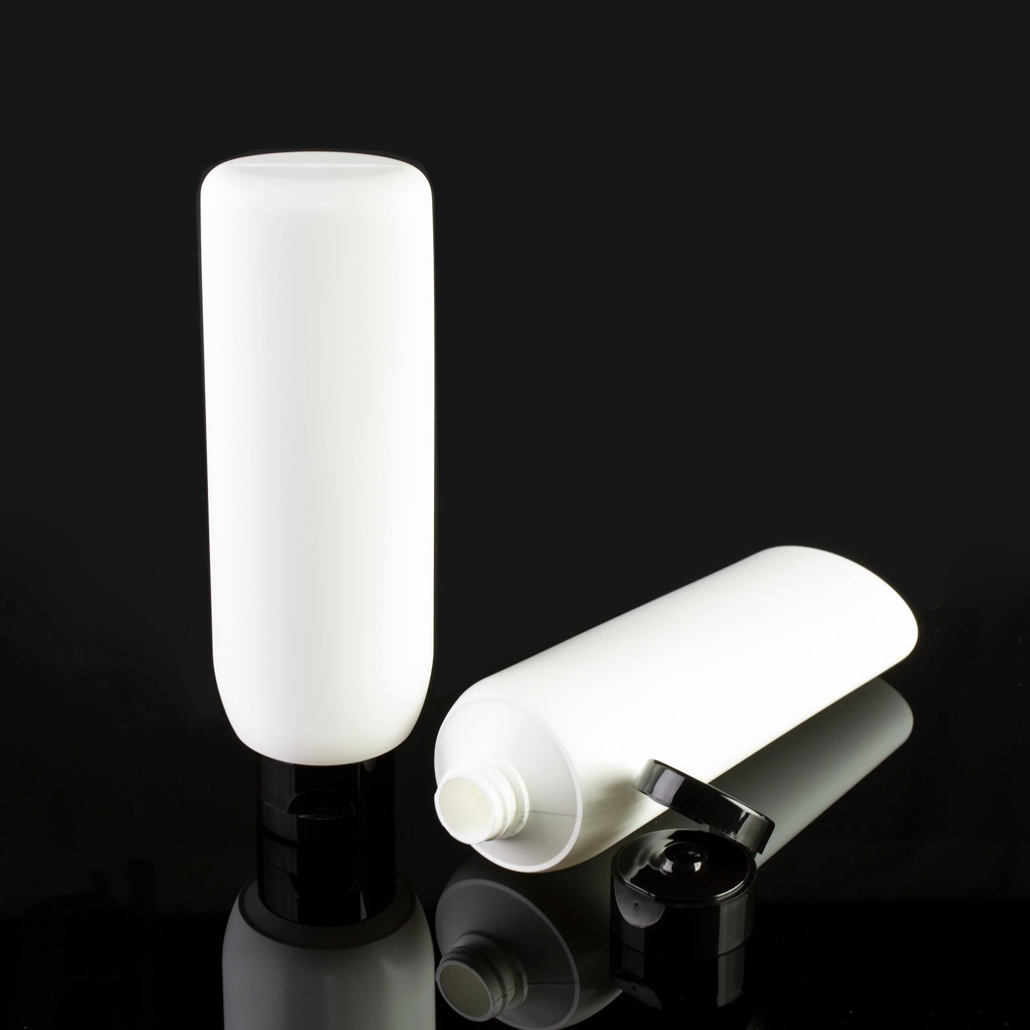 8 oz Malibu Tottle with Dispensing Cap - Image 2