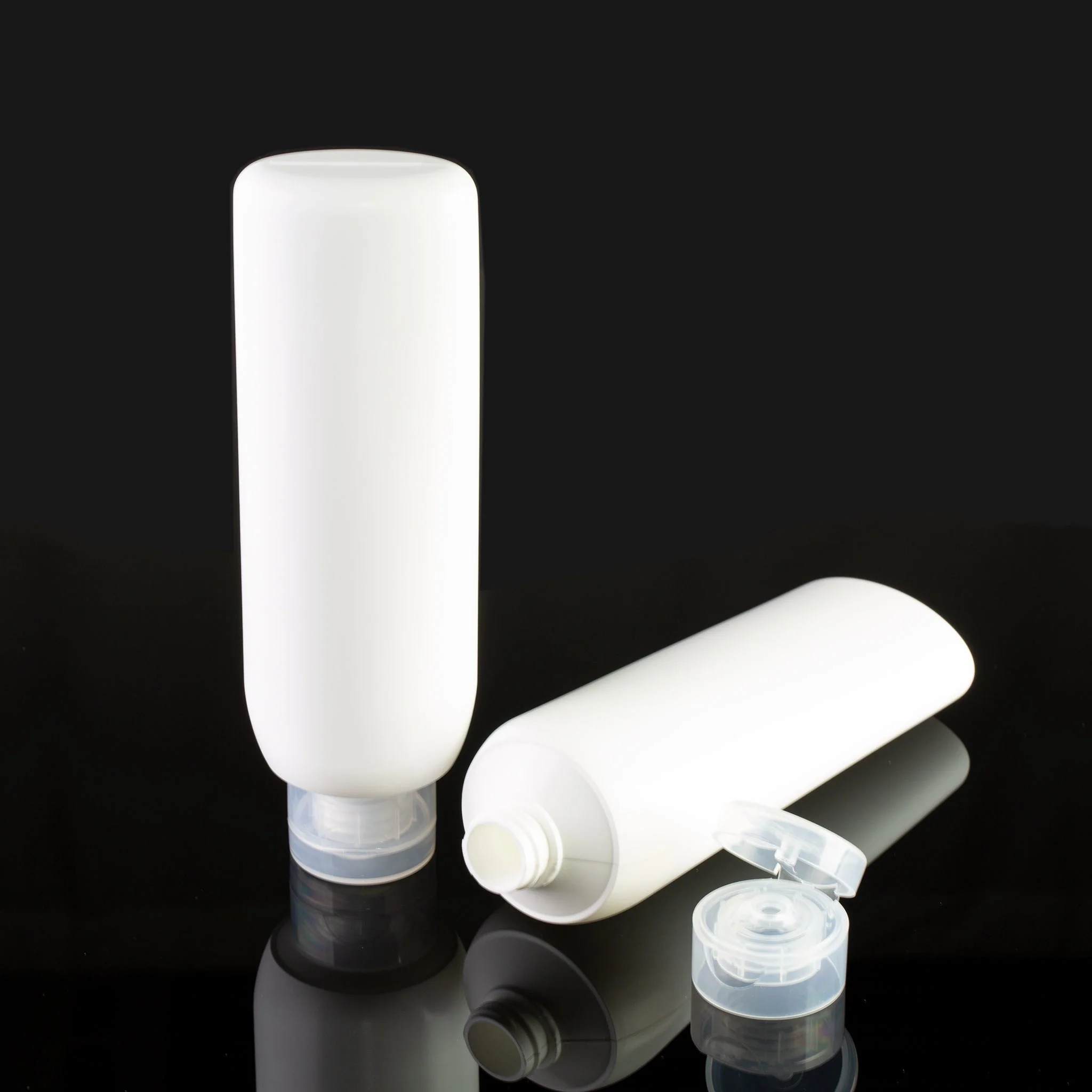 8 oz Malibu Tottle with Dispensing Cap - Image 3
