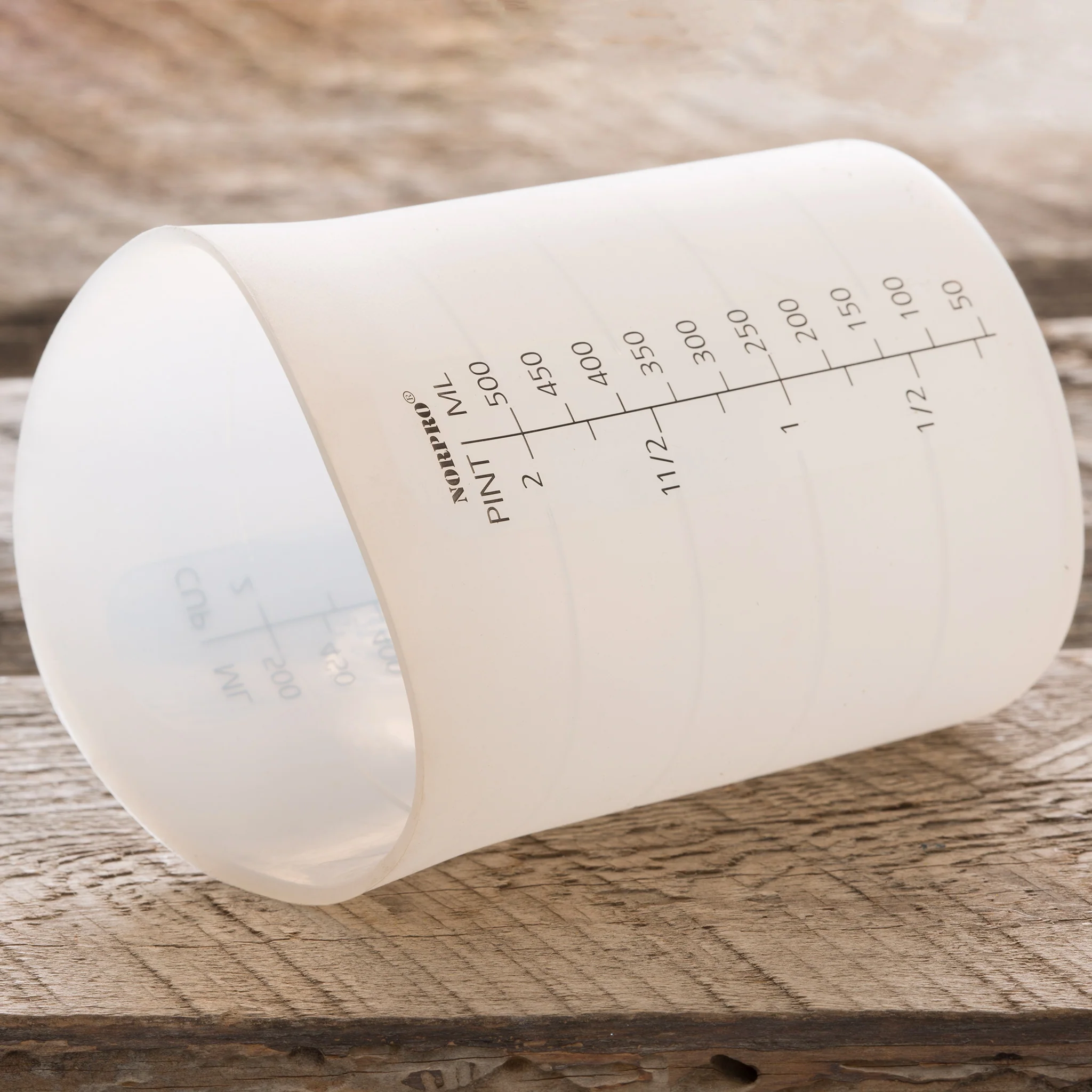 Silicone Stir and Pour Measuring Cup - Image 3